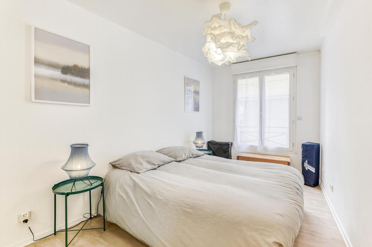 Appart'Hotel Versailles Saint Cyr L'Ecole - Gare Sncf A 100M Et Parking Prive Екстер'єр фото