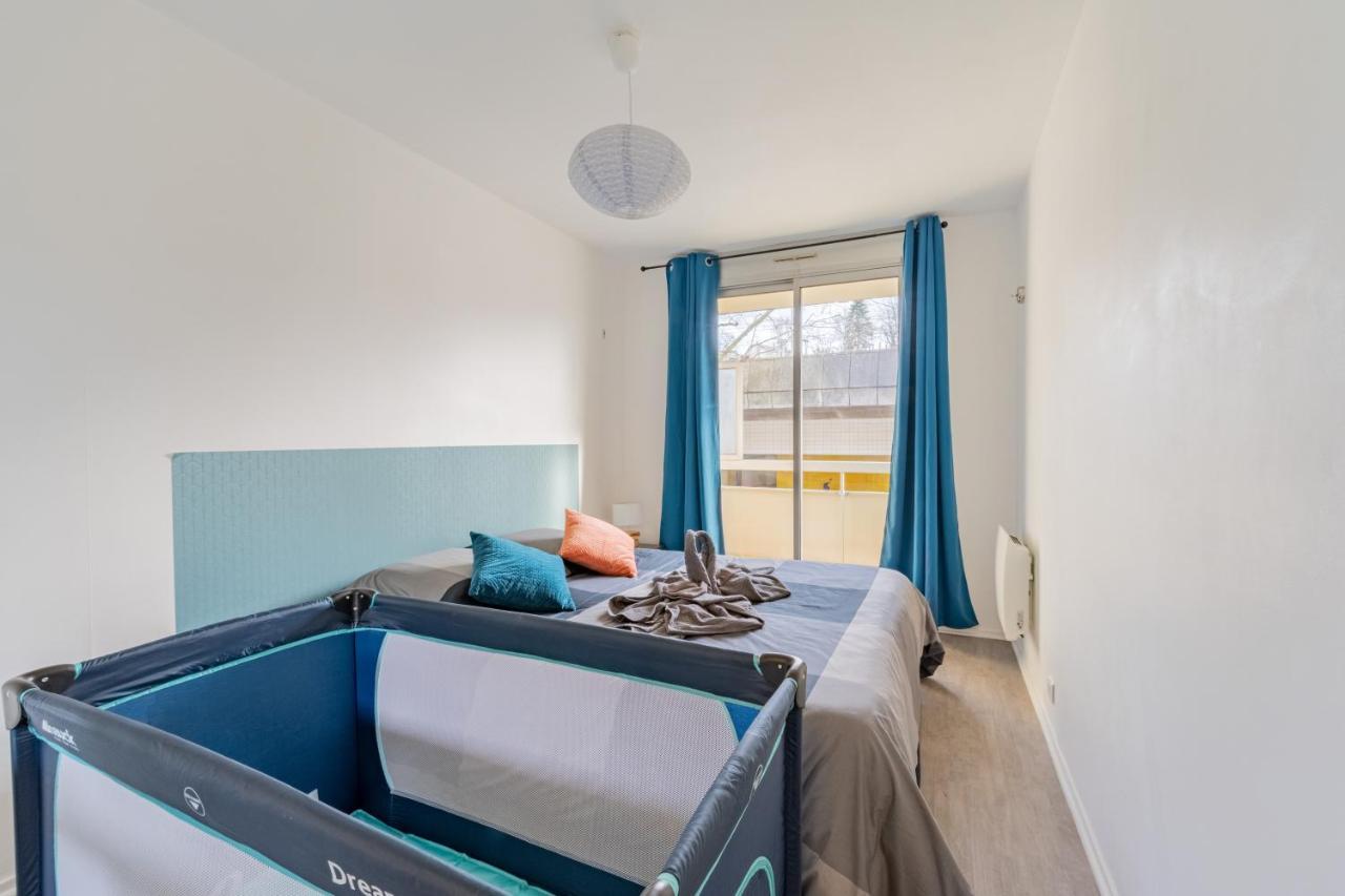 Appart'Hotel Versailles Saint Cyr L'Ecole - Gare Sncf A 100M Et Parking Prive Екстер'єр фото