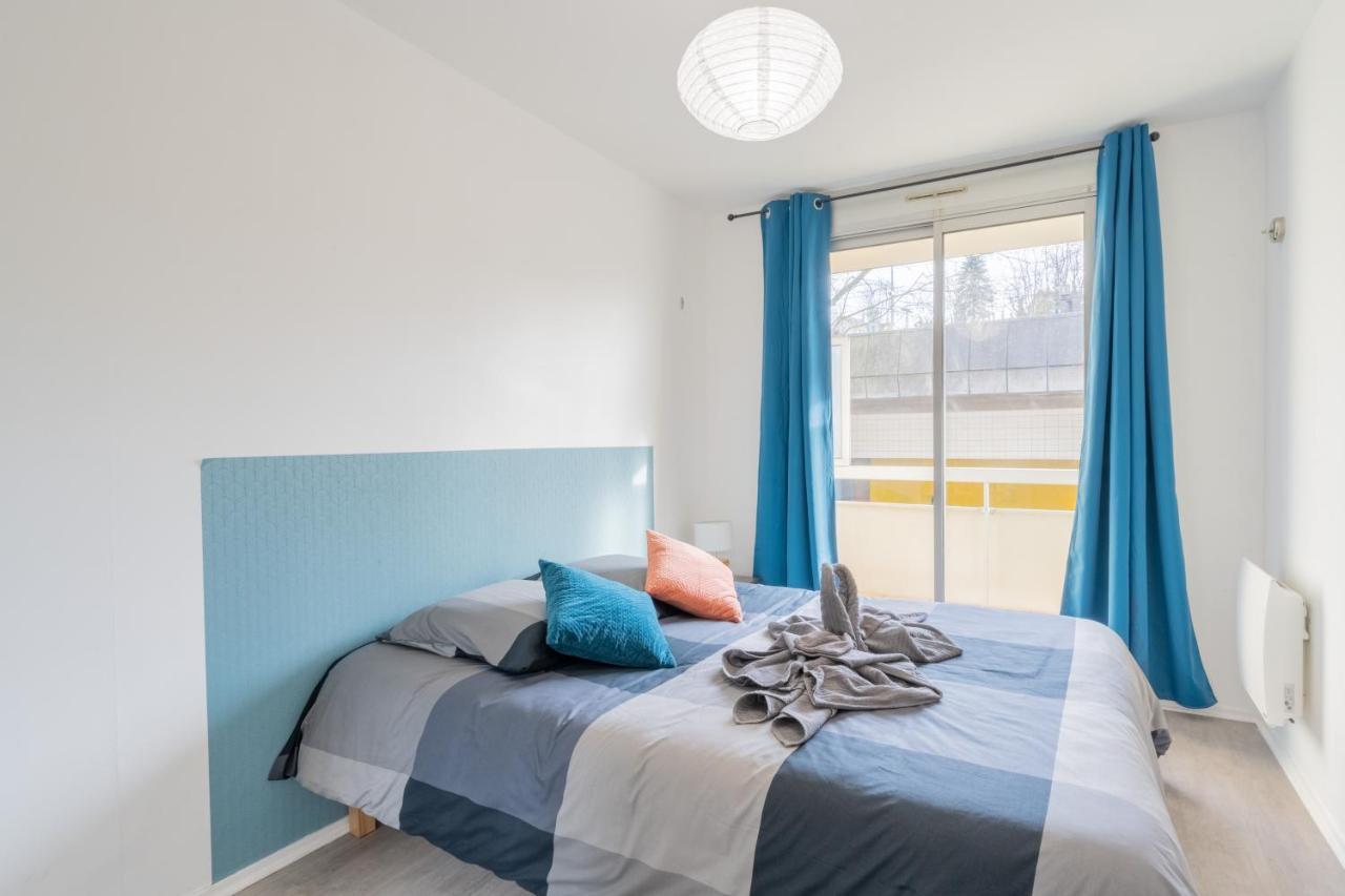 Appart'Hotel Versailles Saint Cyr L'Ecole - Gare Sncf A 100M Et Parking Prive Екстер'єр фото