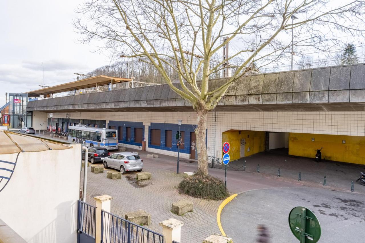 Appart'Hotel Versailles Saint Cyr L'Ecole - Gare Sncf A 100M Et Parking Prive Екстер'єр фото